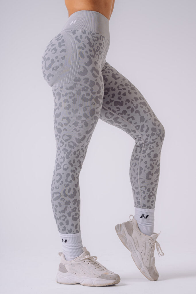 NEBBIA- Leggings compressivi push-up leopardati